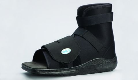 Slimline Cast Boot Black Sq. Toe   Extra-Small Adult